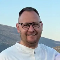 Artem Kostenko avatar